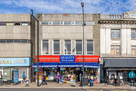Office to rent, 104-106 Rushey Green London SE6 4HP