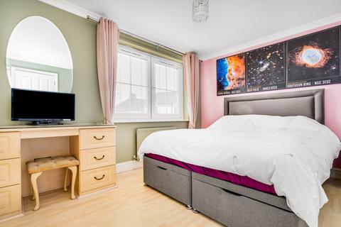 undefined, Commonside East, Mitcham, CR4