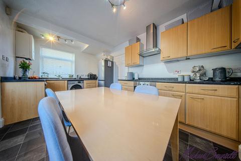 3 bedroom semi-detached house for sale, Farfield Grove, Bradford BD6