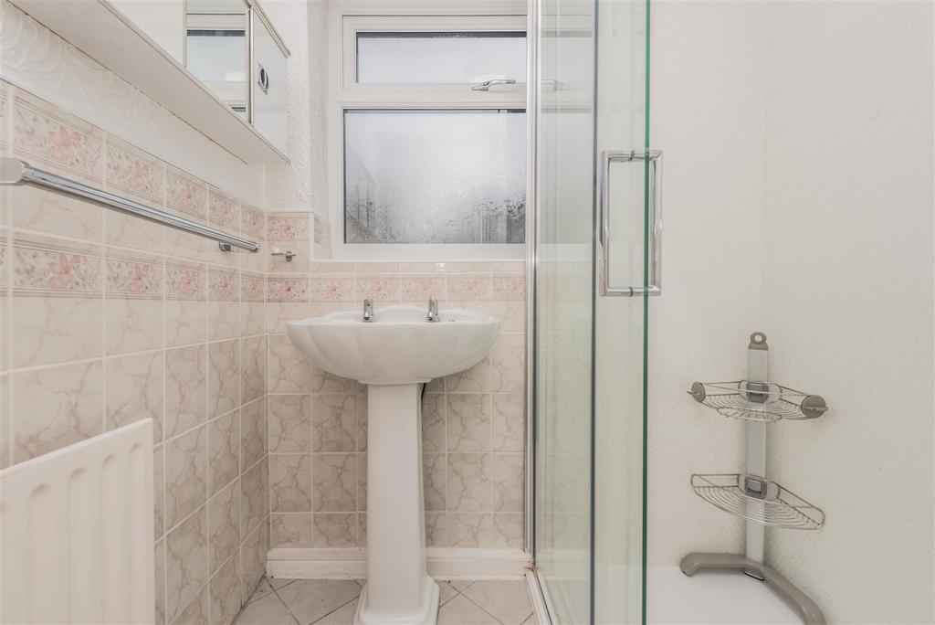 Shower Room: