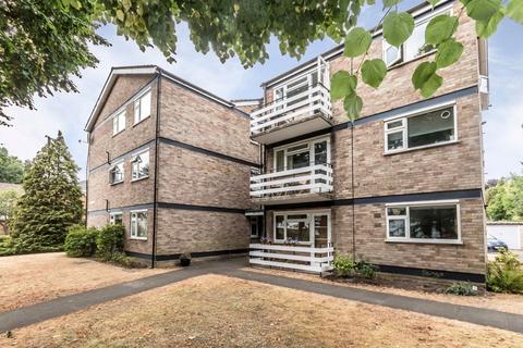 2 bedroom flat to rent, Langley Road, Surbiton KT6