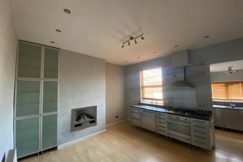 2 bedroom terraced house to rent, Hinderton Road, Birkenhead