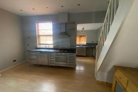 2 bedroom terraced house to rent, Hinderton Road, Birkenhead