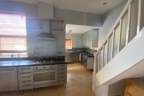 2 bedroom terraced house to rent, Hinderton Road, Birkenhead