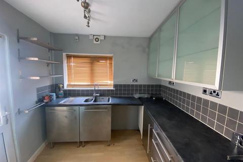 2 bedroom terraced house to rent, Hinderton Road, Birkenhead