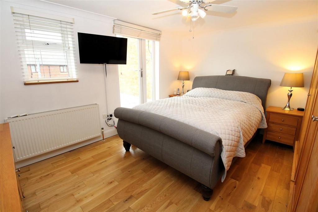 Bed 1.JPG