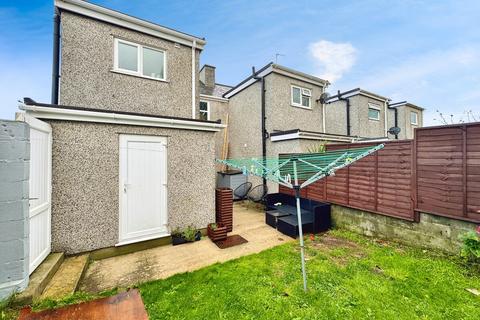 3 bedroom end of terrace house for sale, London Road, Holyhead, LL65
