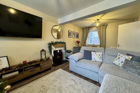 3 bedroom end of terrace house for sale, London Road, Holyhead, LL65