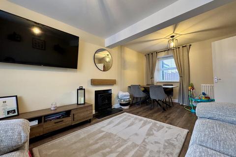 3 bedroom end of terrace house for sale, London Road, Holyhead, Anglesey, LL65
