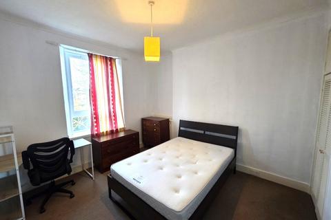 3 bedroom flat to rent, Holburn Street, Holburn, Aberdeen, AB10