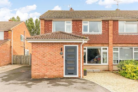 3 bedroom semi-detached house to rent, Icknield Close, Didcot OX11