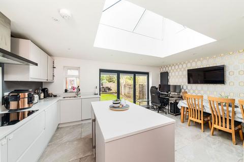 3 bedroom semi-detached house to rent, Icknield Close, Didcot OX11