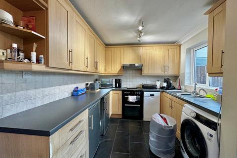 3 bedroom semi-detached house for sale, Hyde Close, Newport Pagnell, MK16
