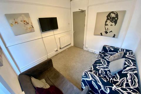 3 bedroom house to rent, Rhyddings Park Road, Brynmill, , Swansea