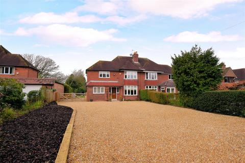3 bedroom semi-detached house to rent, Earlswood Common, Earlswood, Solihull, B94 5SJ