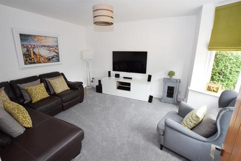 3 bedroom semi-detached house to rent, Earlswood Common, Earlswood, Solihull, B94 5SJ