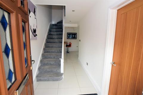 3 bedroom semi-detached house to rent, Earlswood Common, Earlswood, Solihull, B94 5SJ