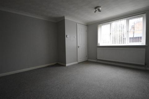 2 bedroom terraced house to rent, Walkers Acre, Walgrave, NN6