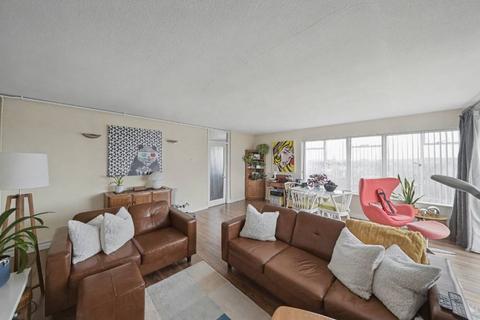 undefined, The Hollies, London E11