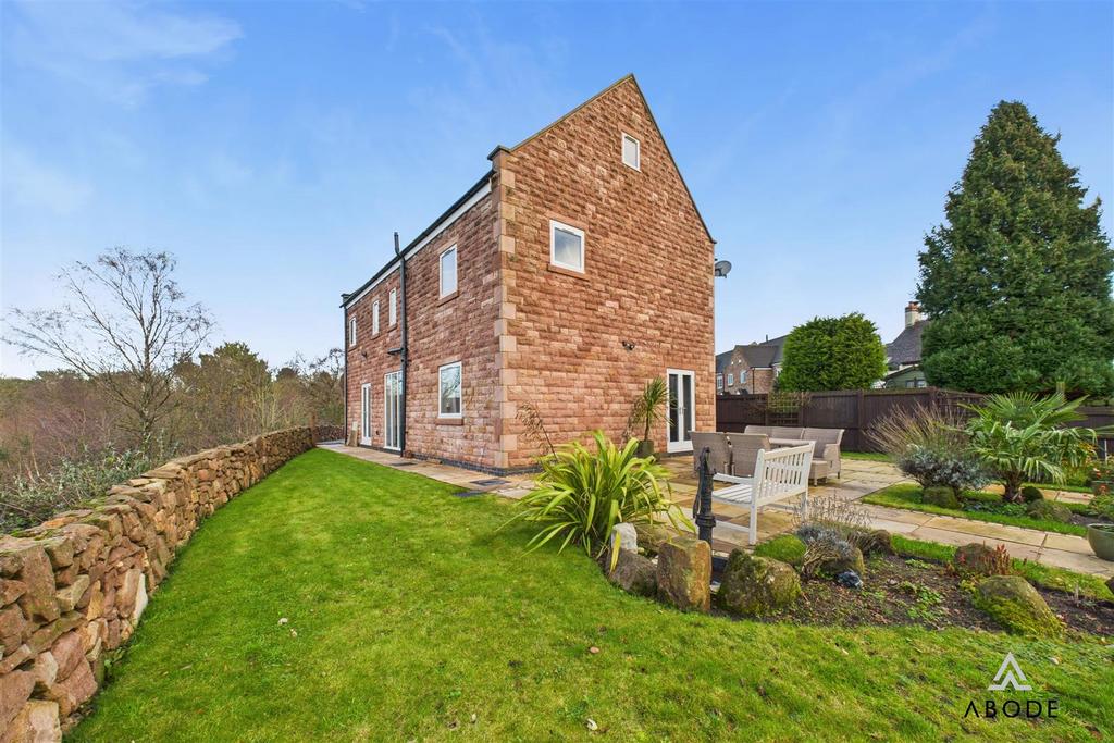 CAM03473 G0-PR0516-STILL053.jpg