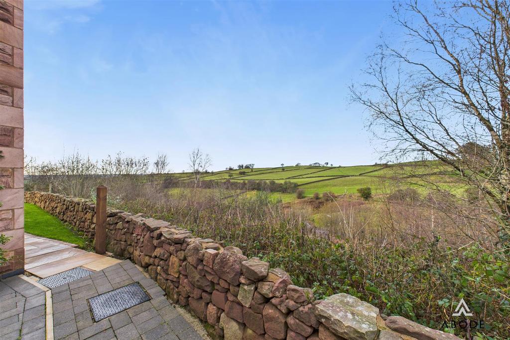 CAM03473 G0-PR0516-STILL058.jpg