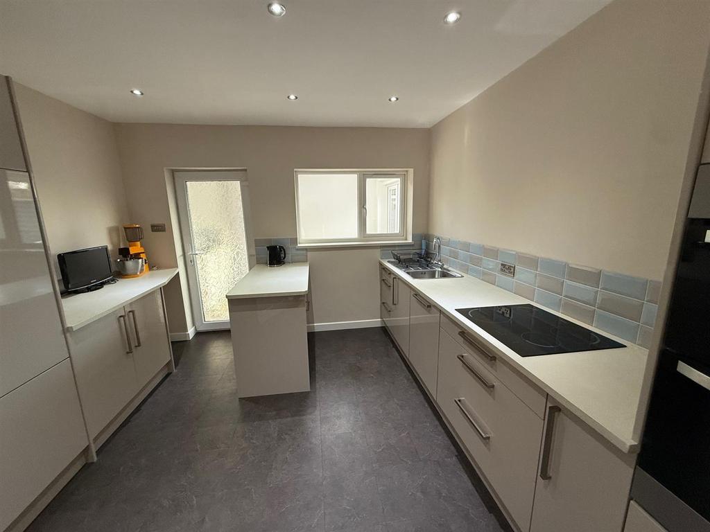 SD123 Kitchen.jpg