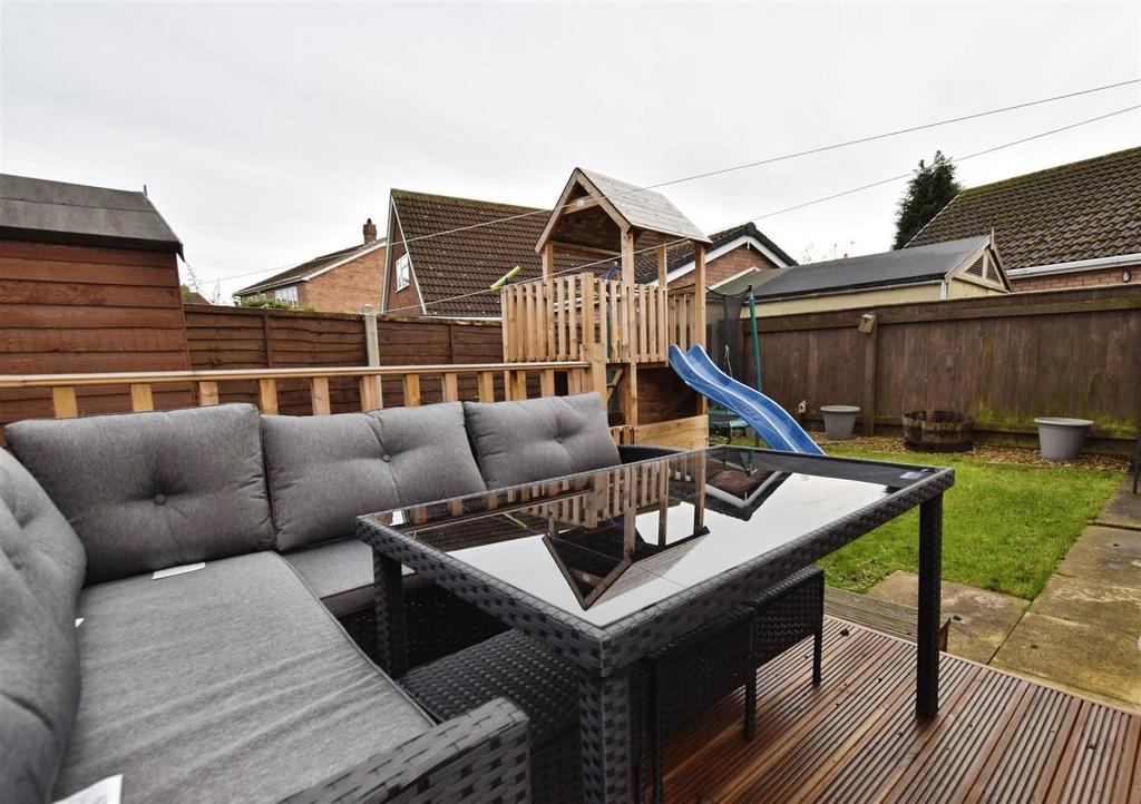 9d46ee5e-Deck 20garden.JPG