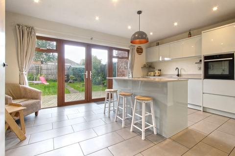3 bedroom semi-detached house for sale, Cornwall Close, Waltham Cross, EN8