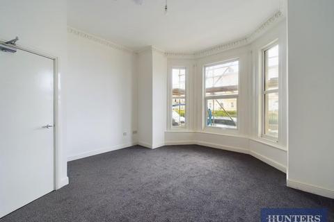 Studio to rent, The Crescent, Bridlington