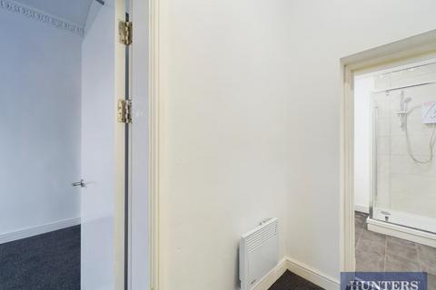 Studio to rent, The Crescent, Bridlington