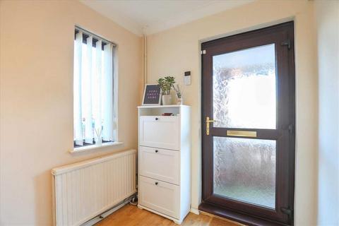 3 bedroom end of terrace house for sale, Ivy Road, Kettering