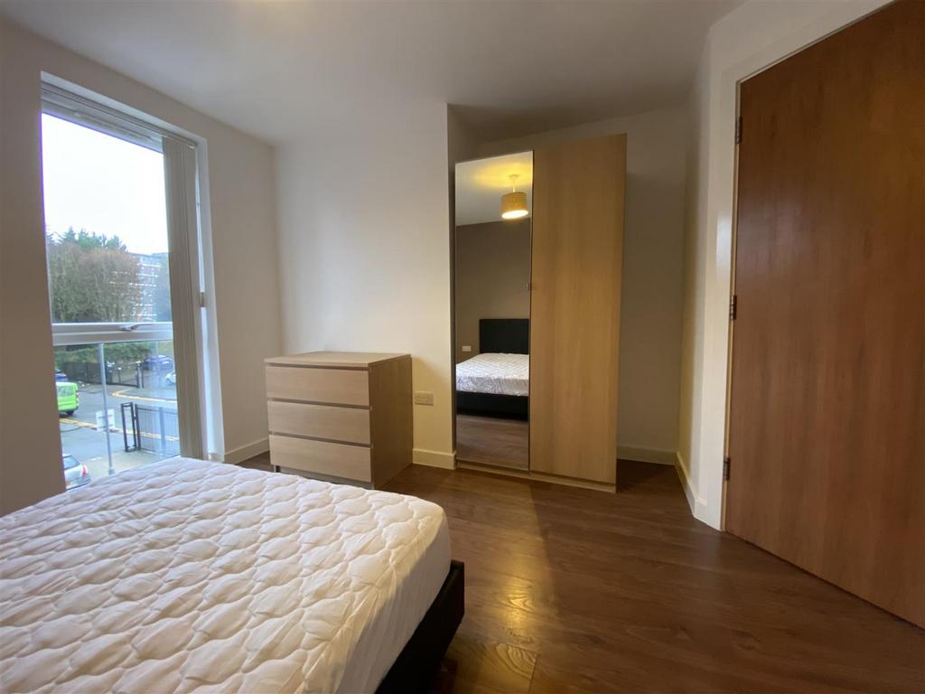 1st Bedroom (3).jpeg