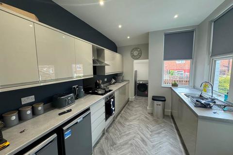 undefined, Landseer Avenue (Room 5), Leeds LS13
