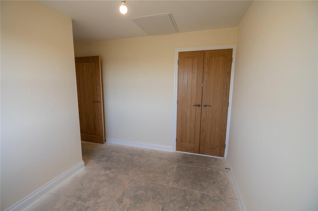 Bedroom 2 (2)