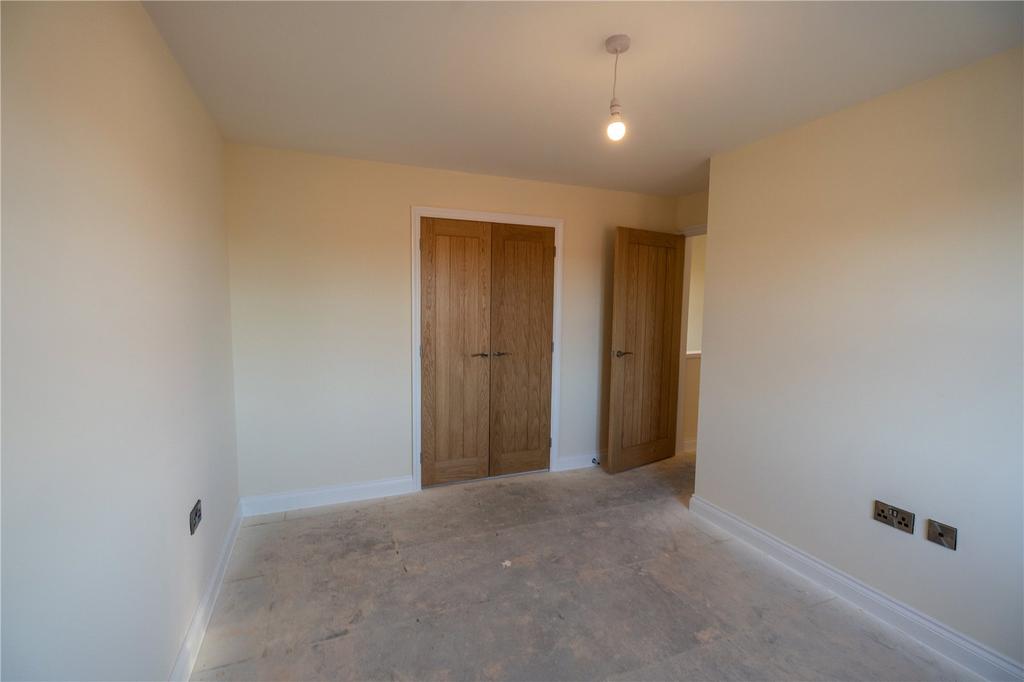 Bedroom 1 (2)