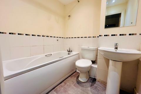 2 bedroom apartment to rent, Black Eagle Drive, Northfleet, DA11