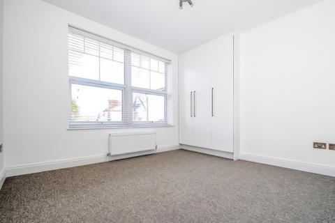 undefined, High Road, London, N20