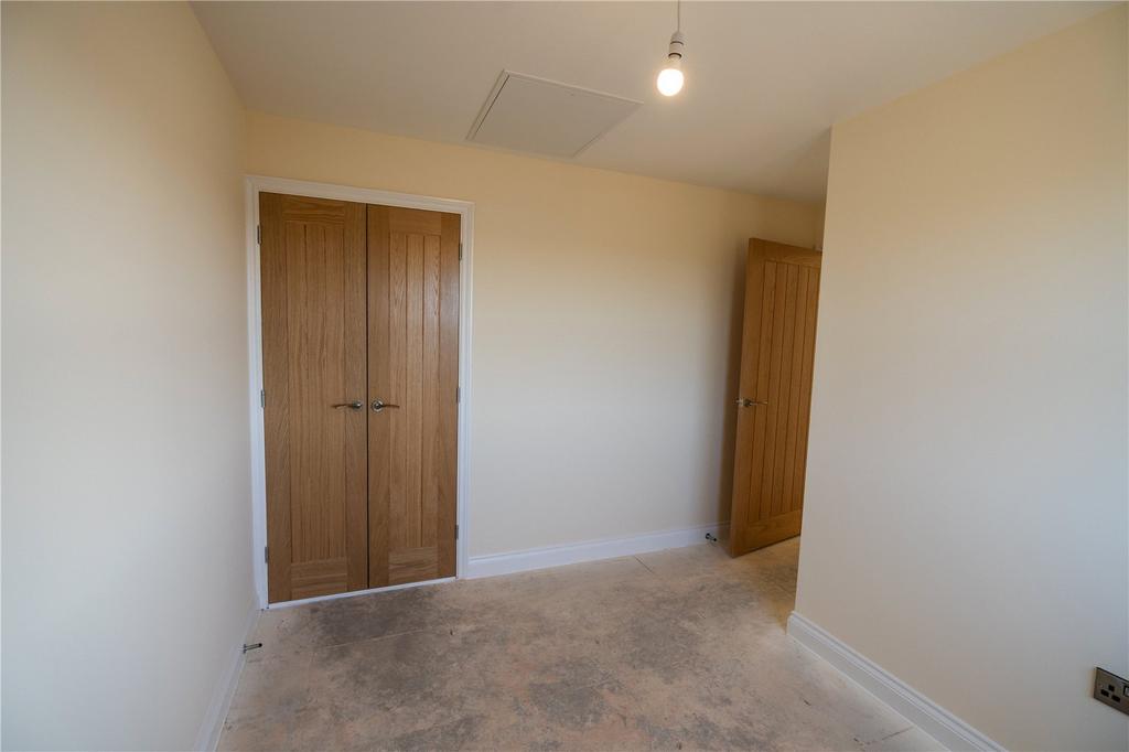 Bedroom 2 (2)