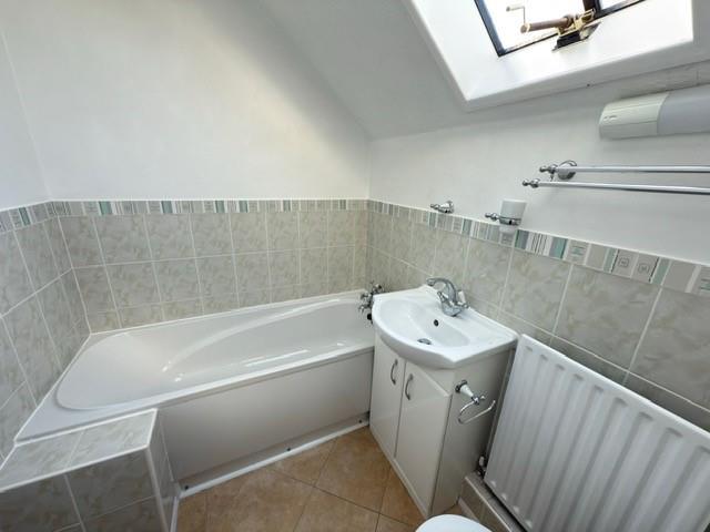 Family bathroom.jpg