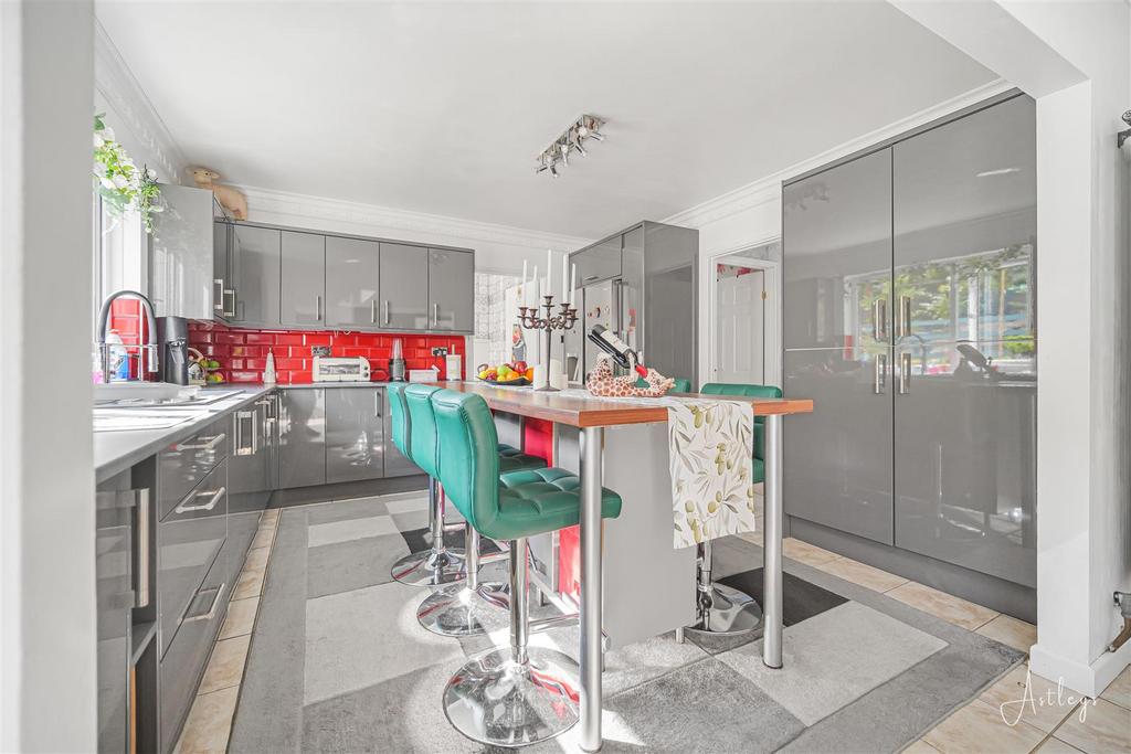 Kitchen/family room