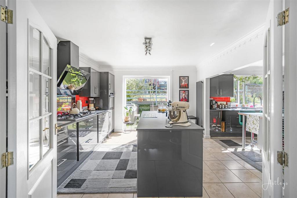 Kitchen/family room