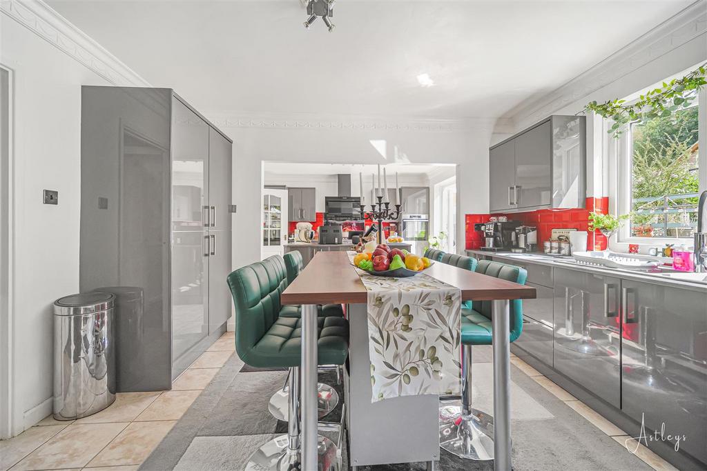 Kitchen/family room