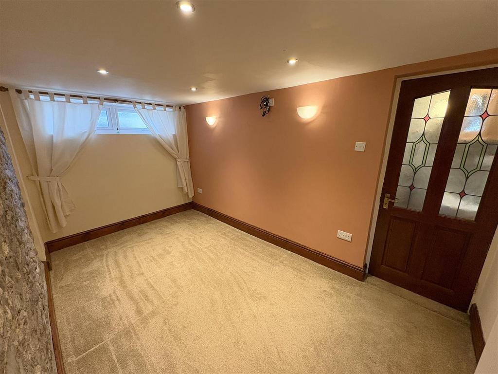 Bedroom 3/Dining Room