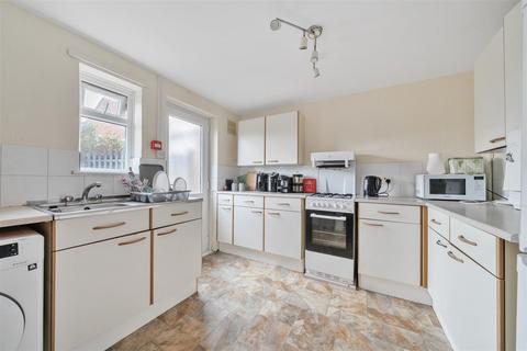 5 bedroom terraced house to rent, Filton Avenue, Bristol BS34