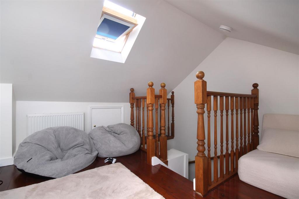 Bedroomloft.jpg