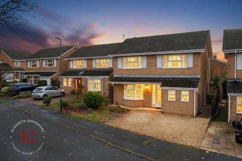 4 bedroom detached house for sale, Monument Way, Stratford-Upon-Avon, CV37