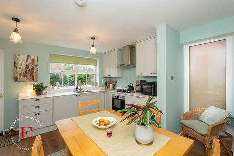 4 bedroom detached house for sale, Monument Way, Stratford-Upon-Avon, CV37