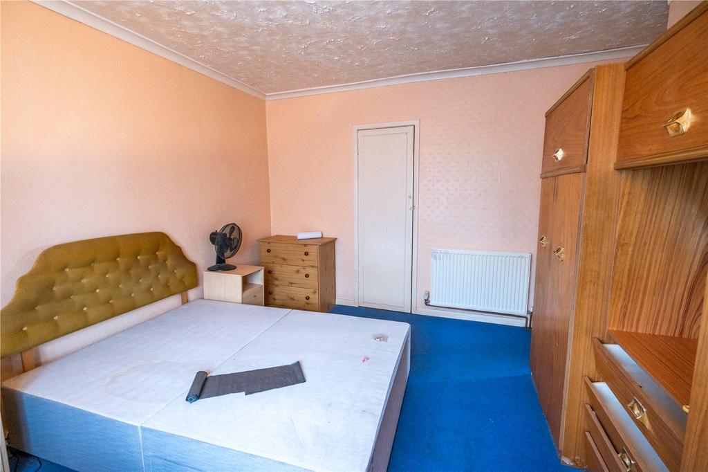 Bedroom 1 (2)