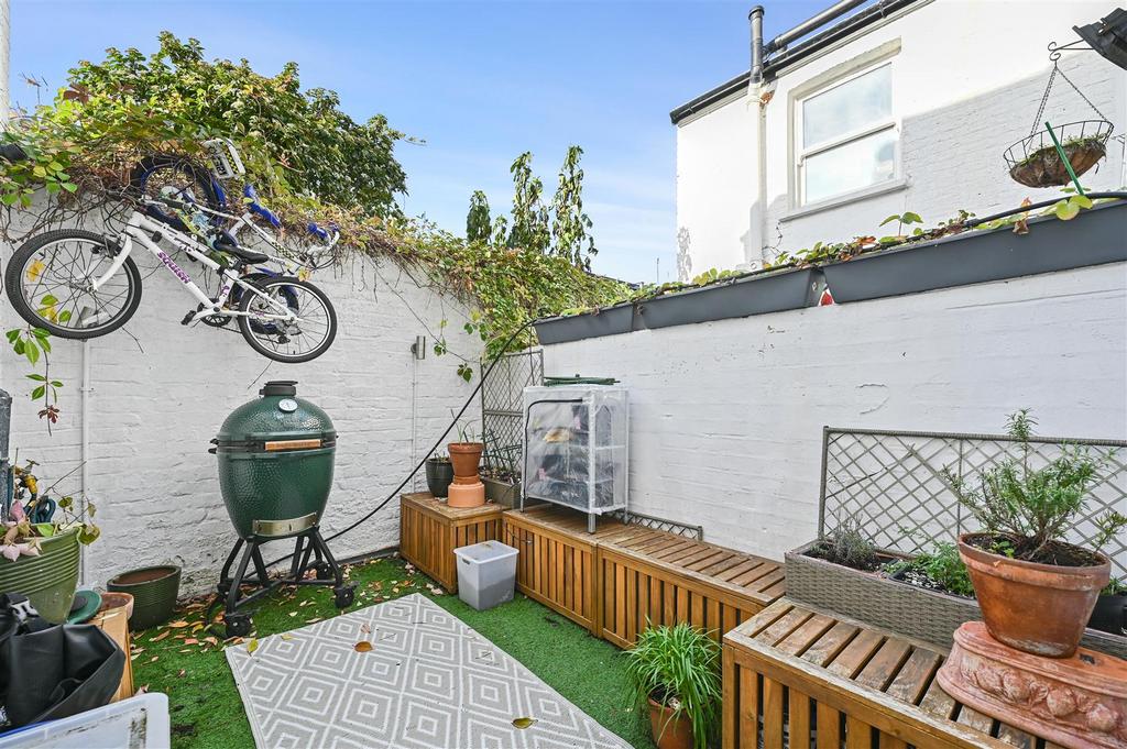 FB - Banim Street - Garden1 (1).JPG