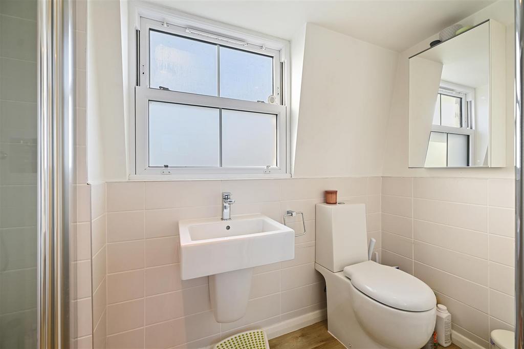 FB - Banim Street - Ensuite3 (1).JPG